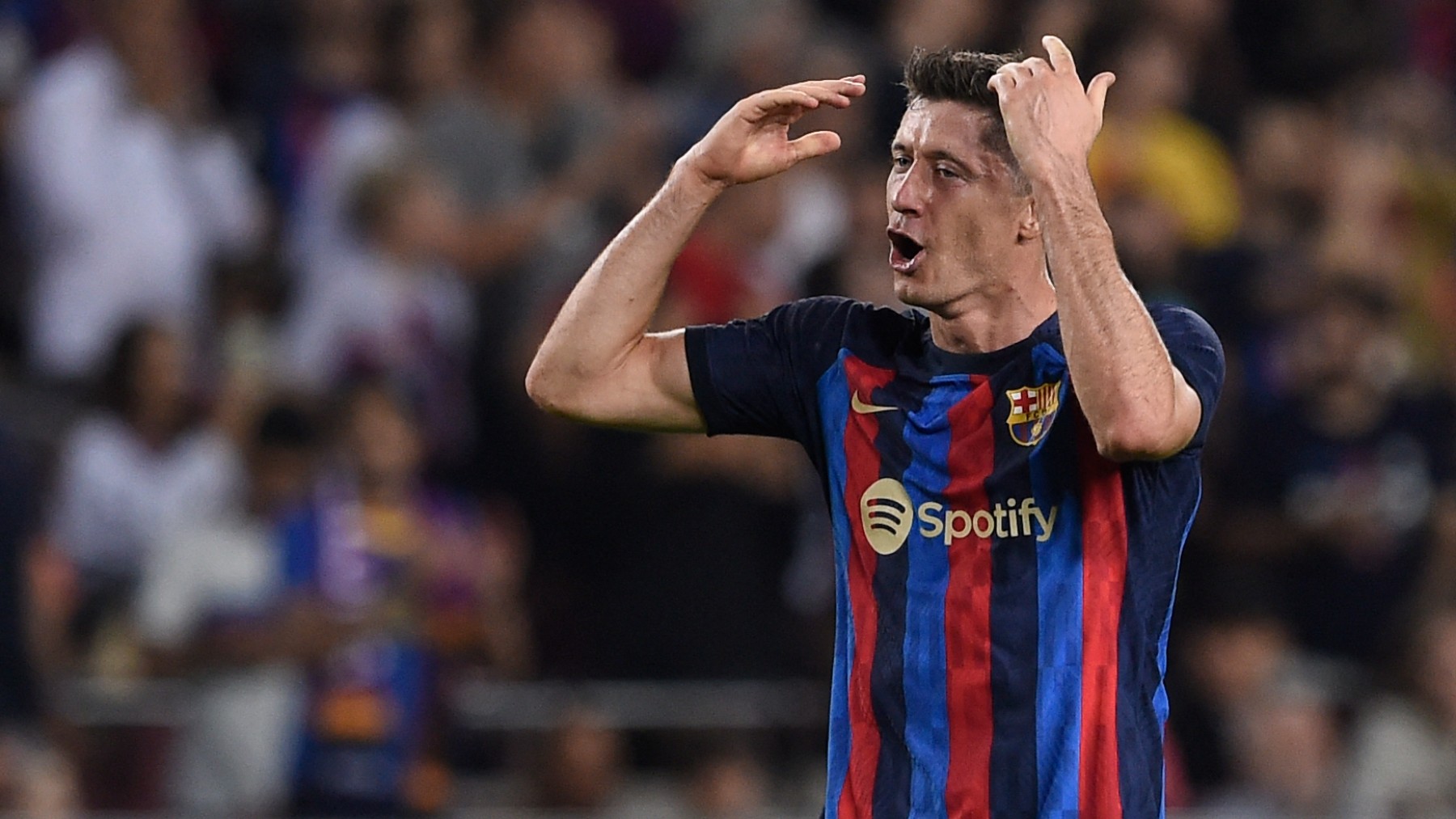 Lewandowski con la camiseta del Barcelona. (AFP)