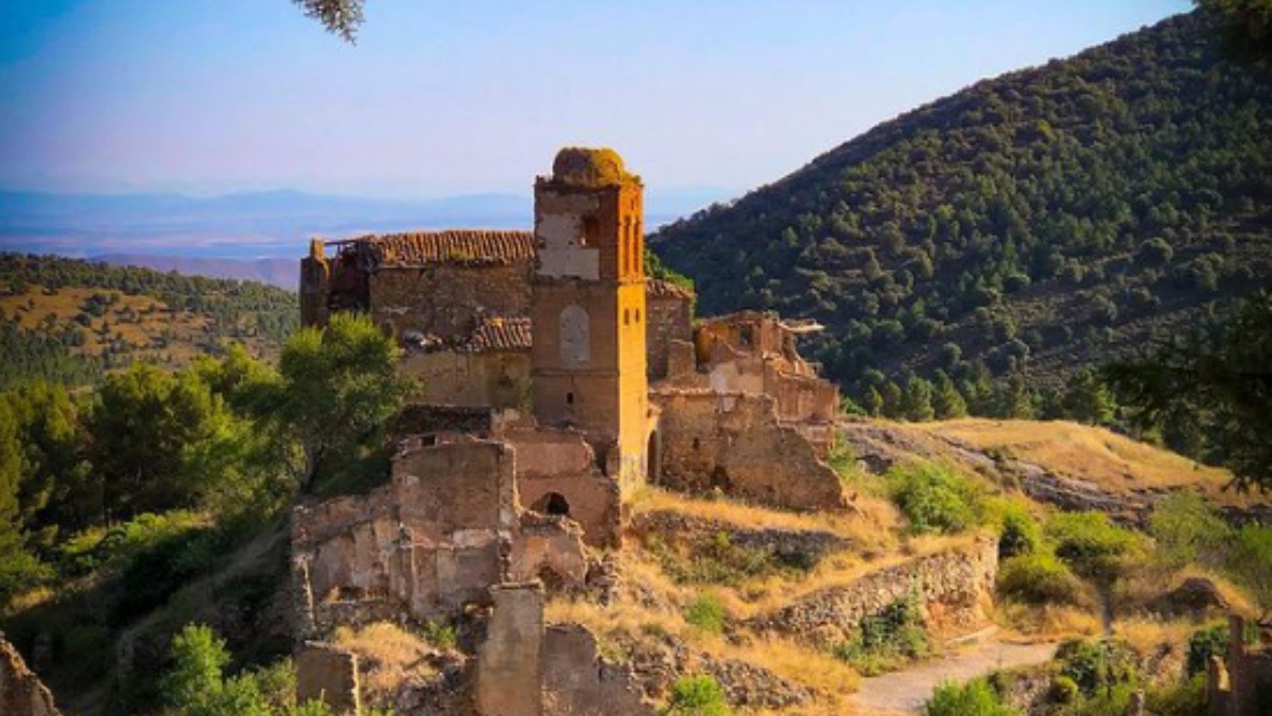 Los pueblos encantados y con fantasmas de España para pasar un Halloween de miedo