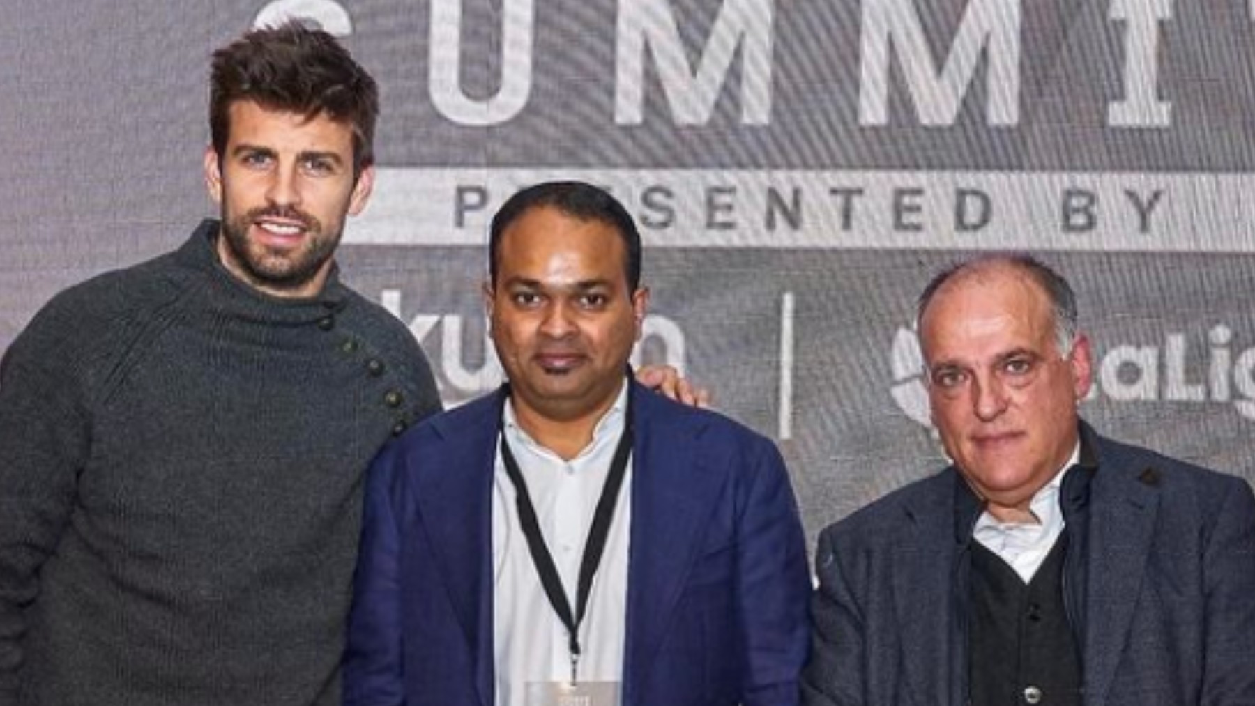 Gerard Piqué, junto a Javier Tebas. (Kosmos)