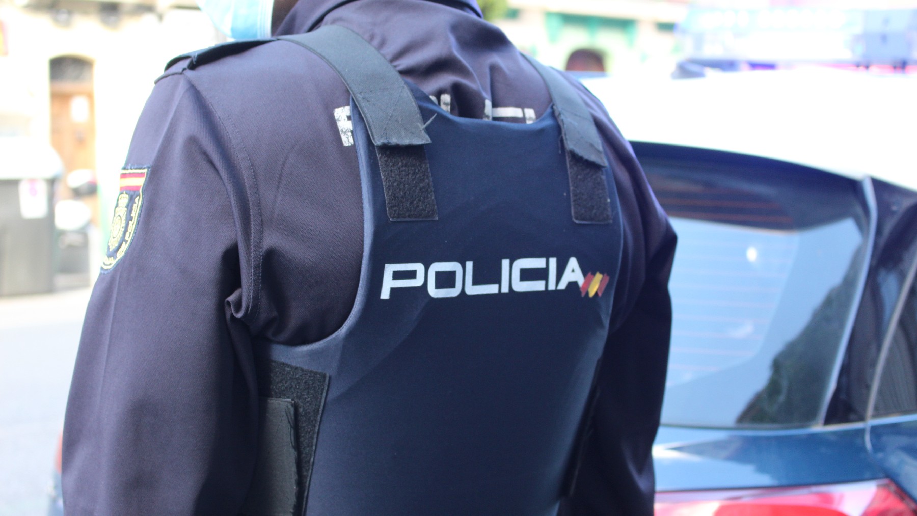 Dos hombres con más de 50 detenciones previas arrollan a un policía en Granada con una moto robada thumbnail