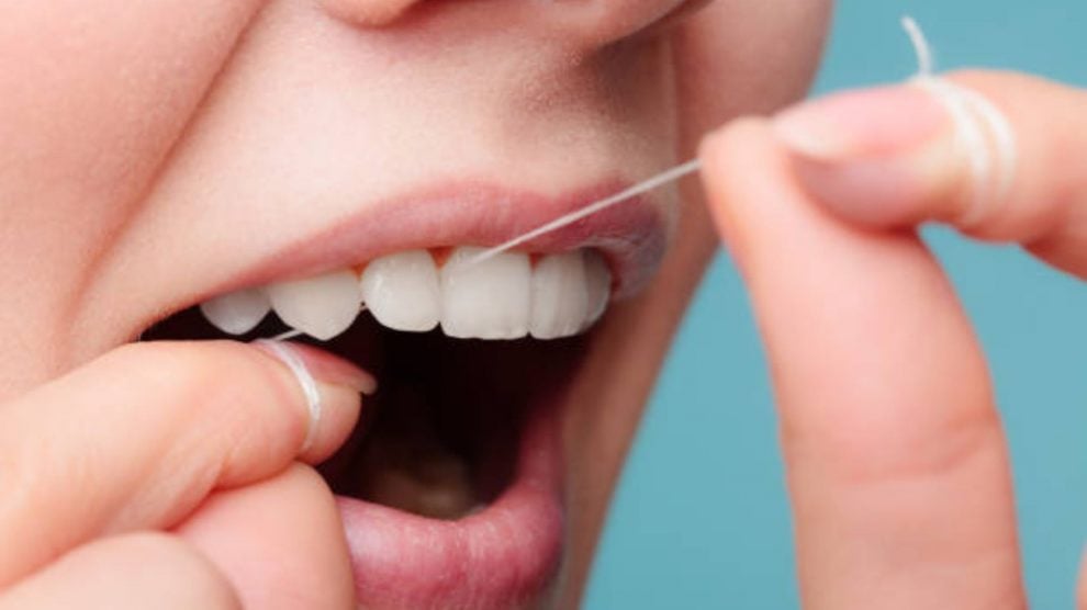 Adiós al estrés silencioso: un nuevo hilo dental puede detectarlo al instante