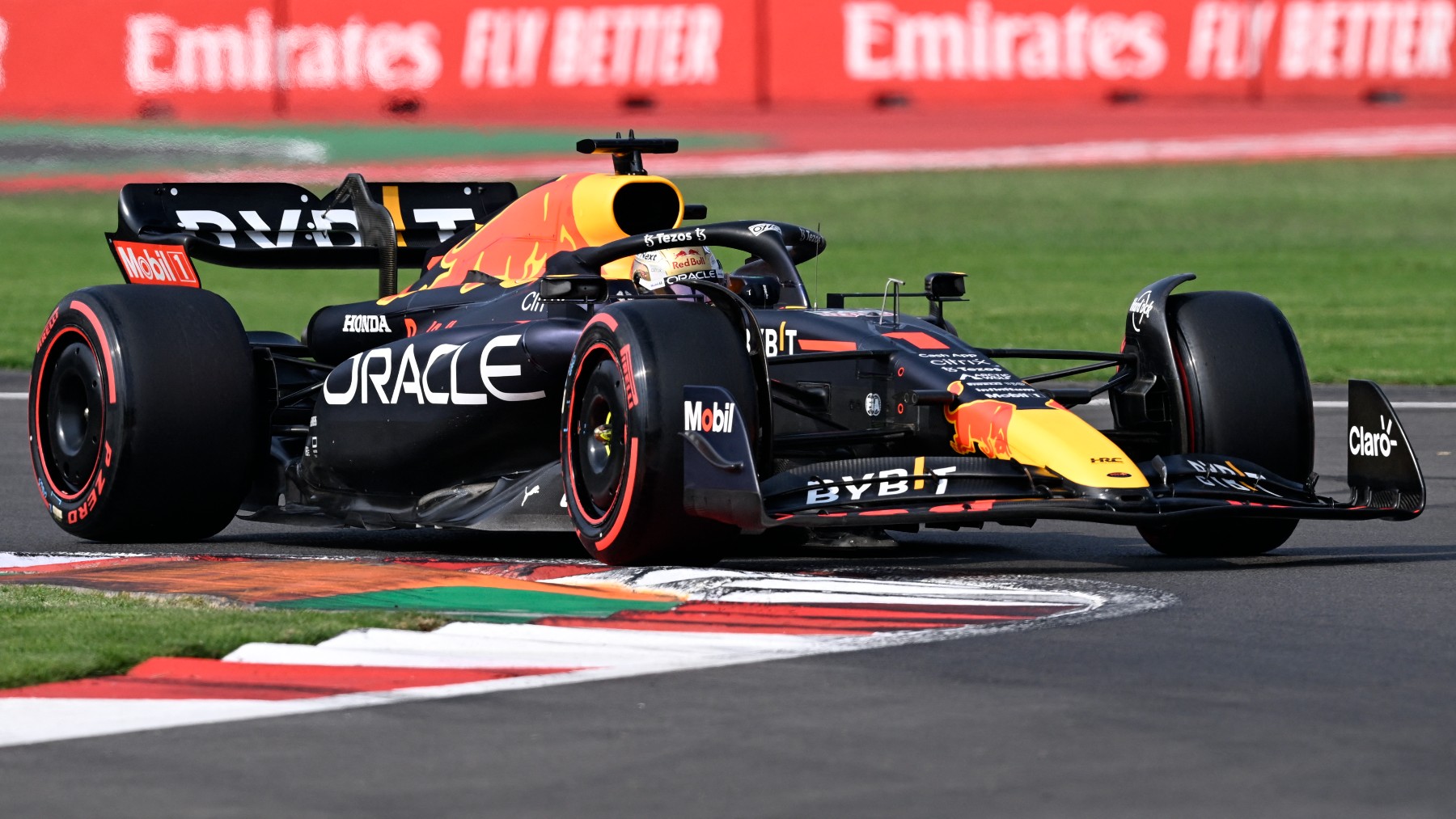 Verstappen rodando en el Gran Premio de México (AFP)