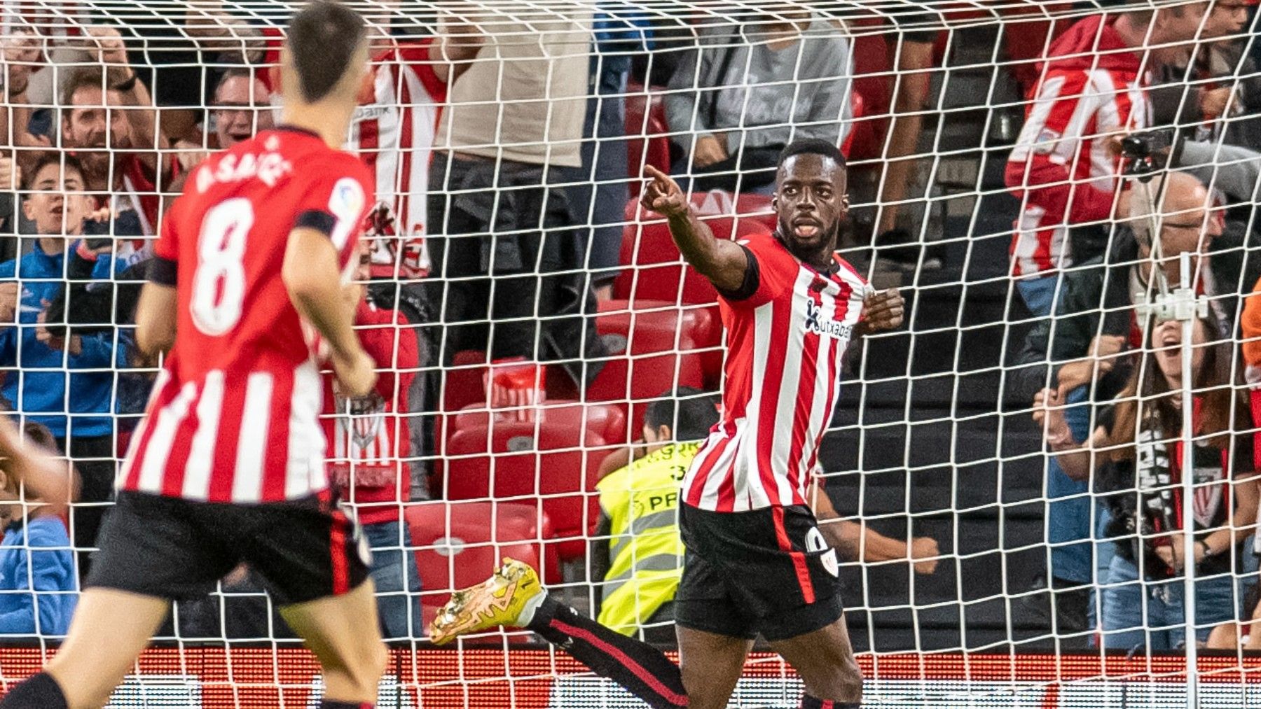 Williams celebra un gol en San Mamés (EFE)