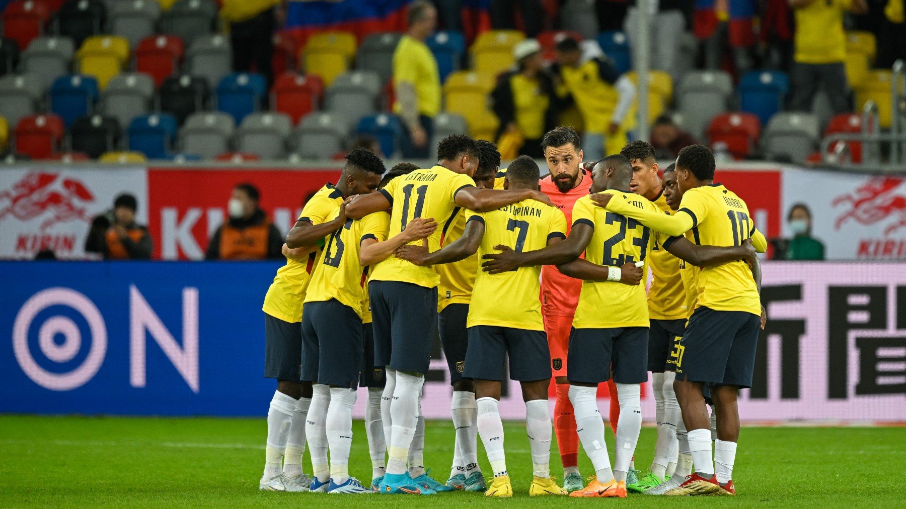 Los jugadores de Ecuador antes de un partido. (AFP)