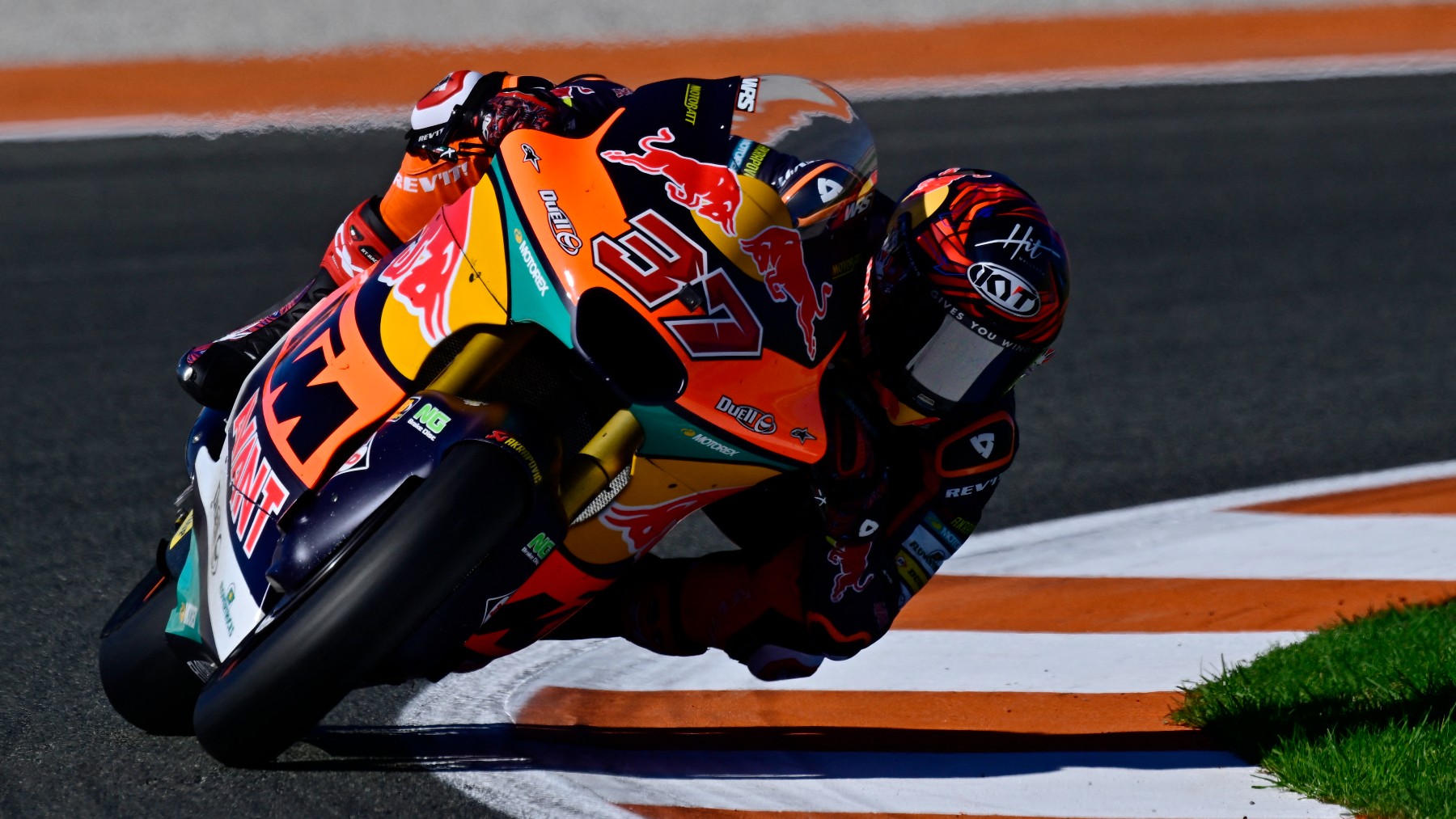 Augusto Fernández, durante el GP de la Comunidad Valenciana de MotoGP. (AFP)