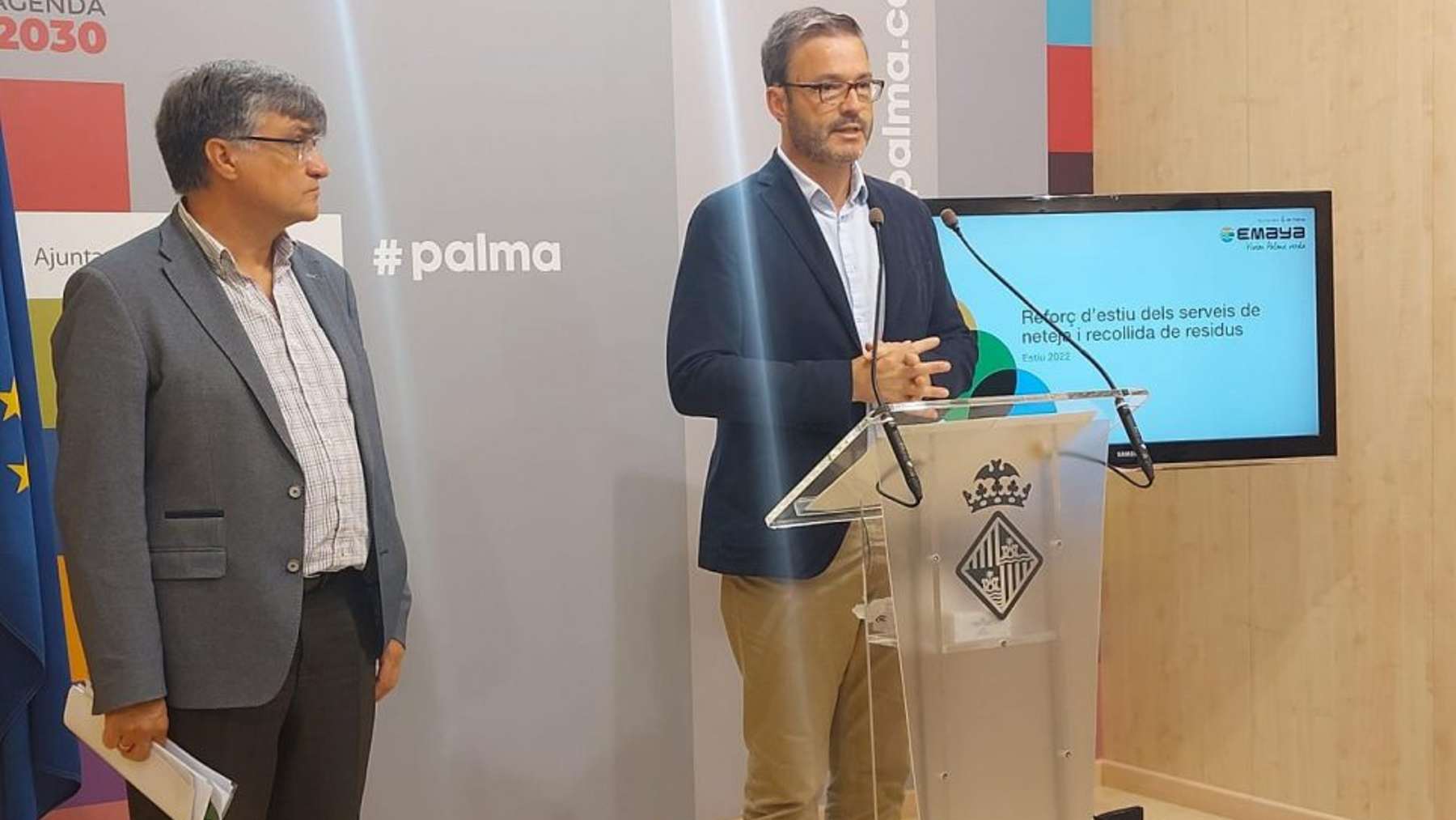 El alcalde socialista de Palma, José Hila, con el presidente de Emaya y concejal de Medio Ambiente, Ramon Perpinyà.