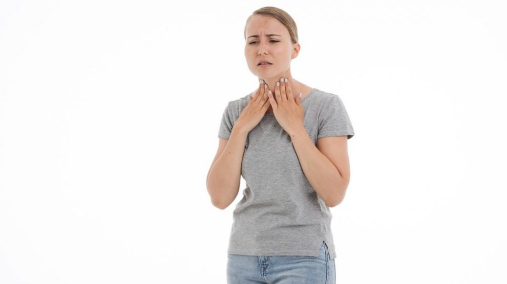 Cómo quitar una espina de la garganta - Conoce estos 6 consejos