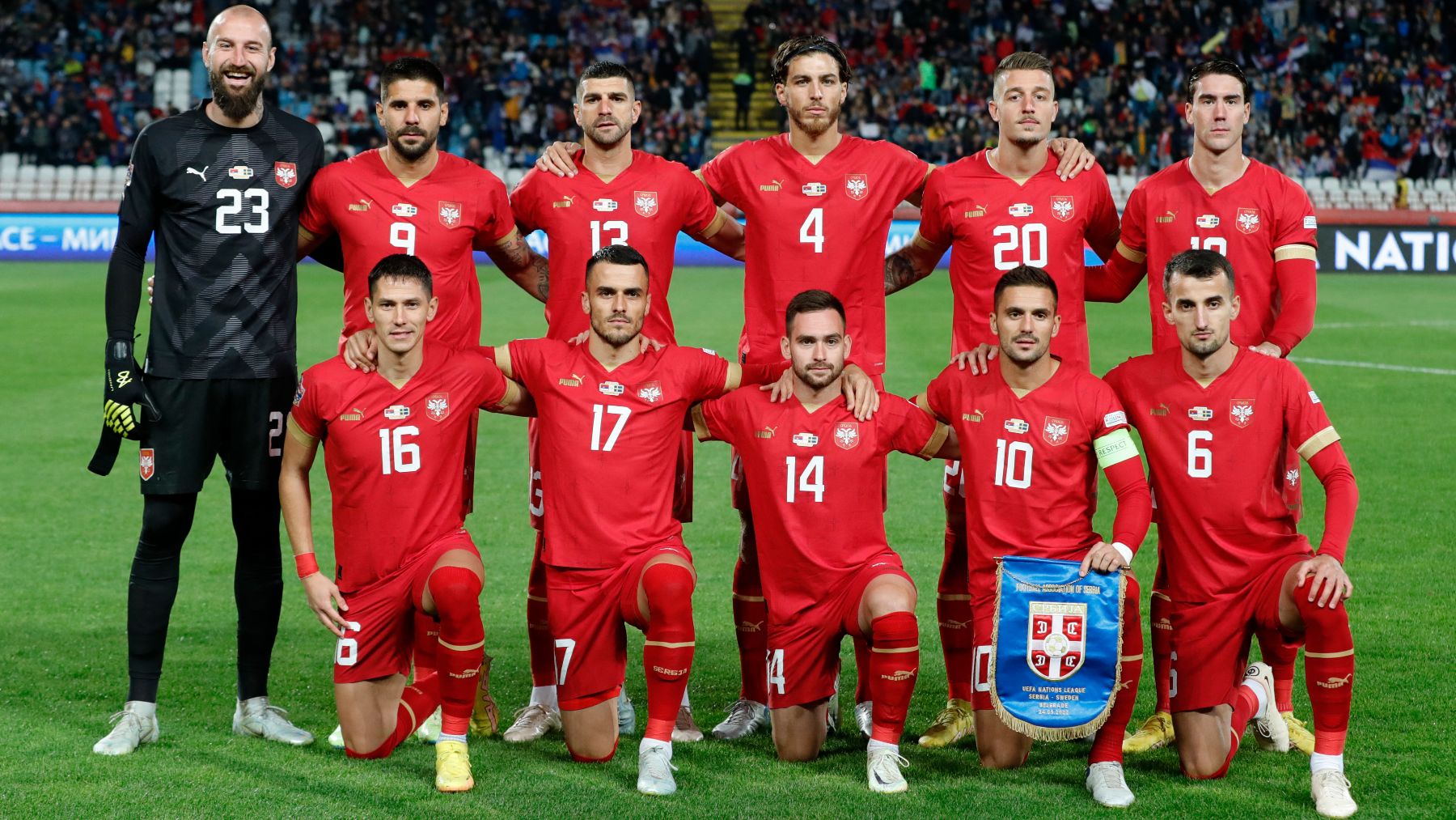 Los jugadores de Serbia antes de un partido. (AFP)