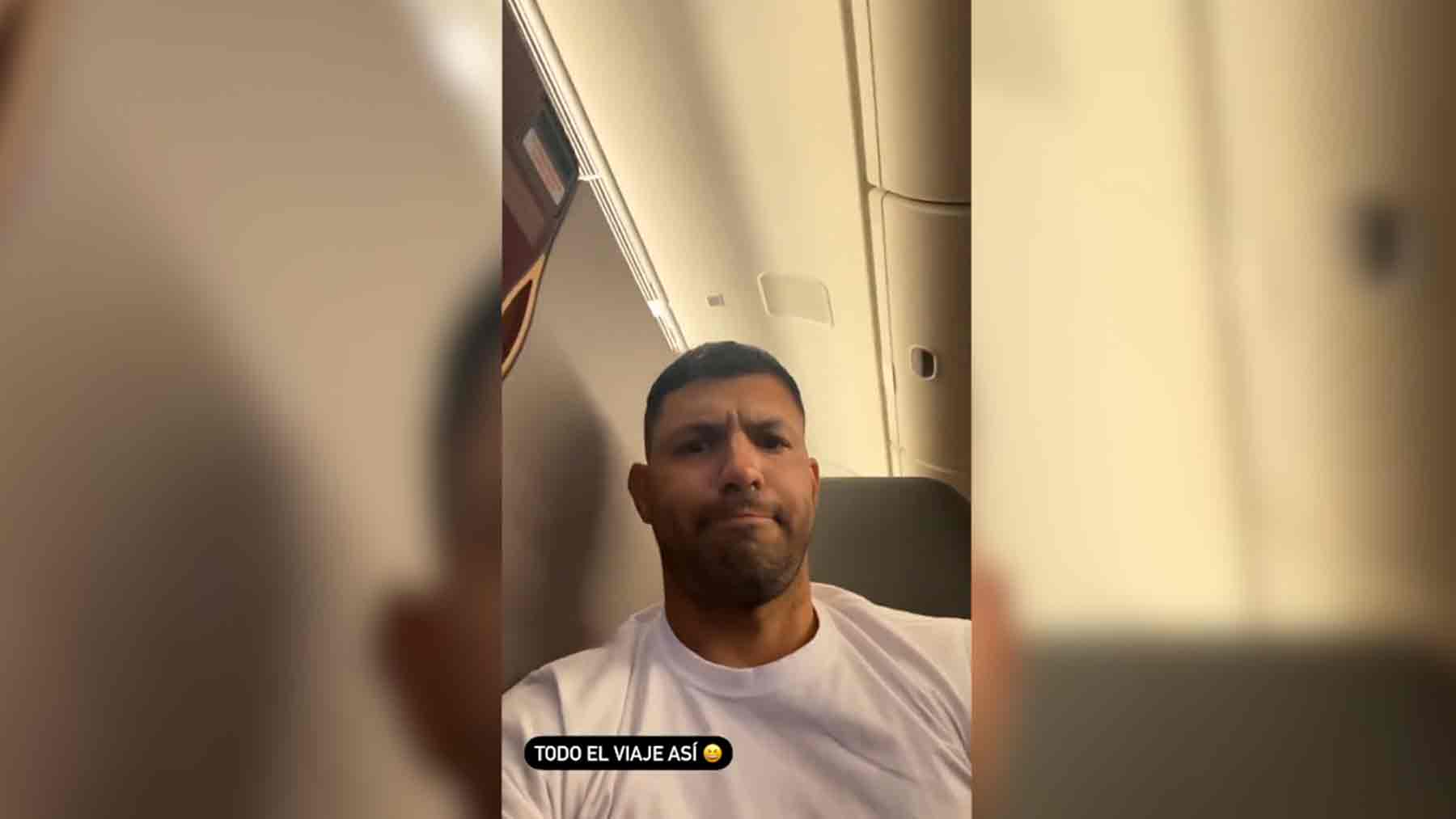 El troleo de los aficionados brasileños a Agüero en el avión hacia Qatar