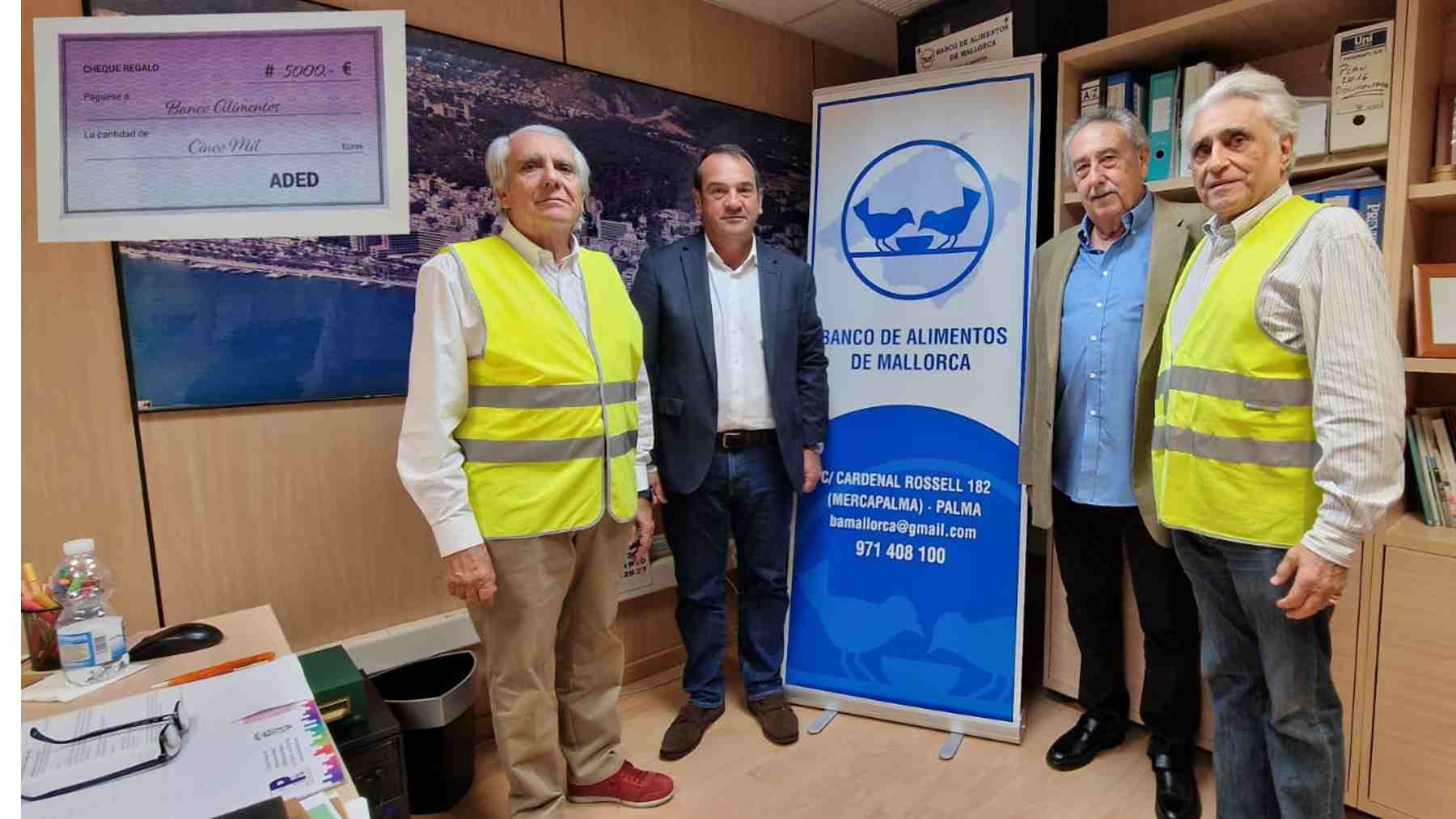 ADED entrega al Banco de Alimentos de Mallorca una donación de 5.000 euros.