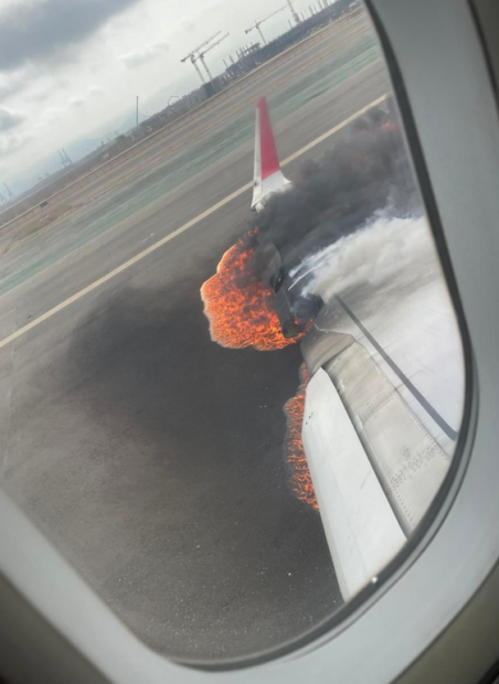 Vista desde el interior del avión accidentado.