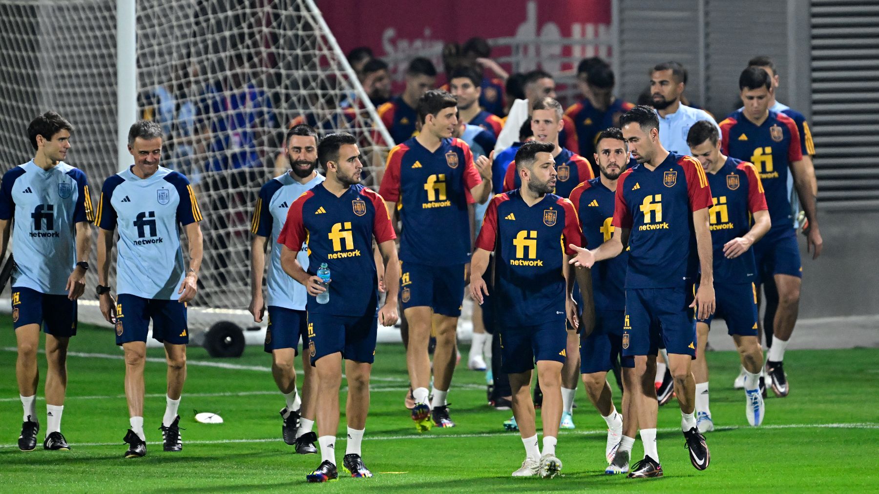 La selección española se entrena por primera vez en Qatar. (AFP)