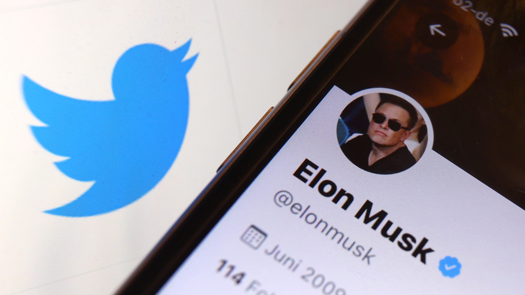 Elon Musk announces that he is leaving his position as CEO of Twitter to a woman but does not say who she is