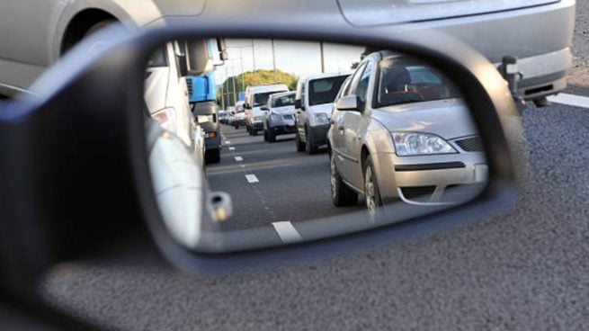 La DGT se pone dura y multará a todo el que haga esto: ¡Cuidado porque lo hacemos todos!