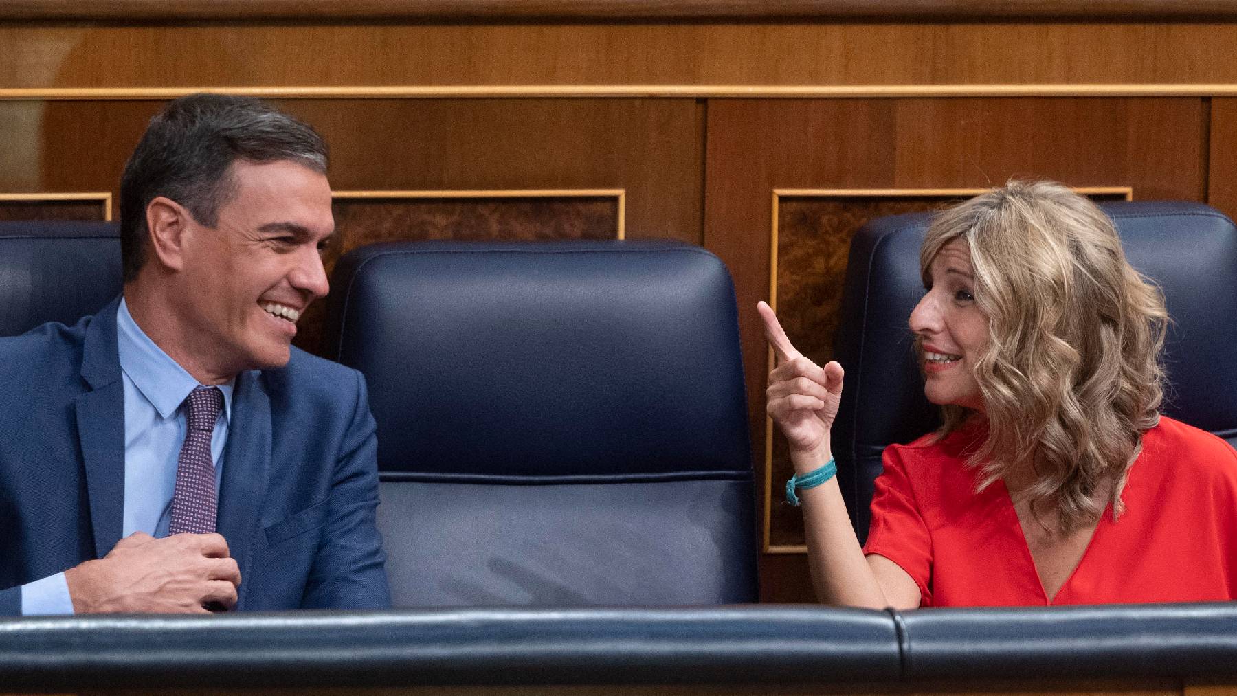 Yolanda Díaz y Pedro Sánchez en el Congreso(1)