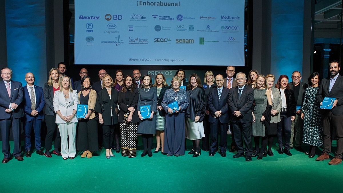 Foto de familia de los Premios Tecnología y Salud 2022