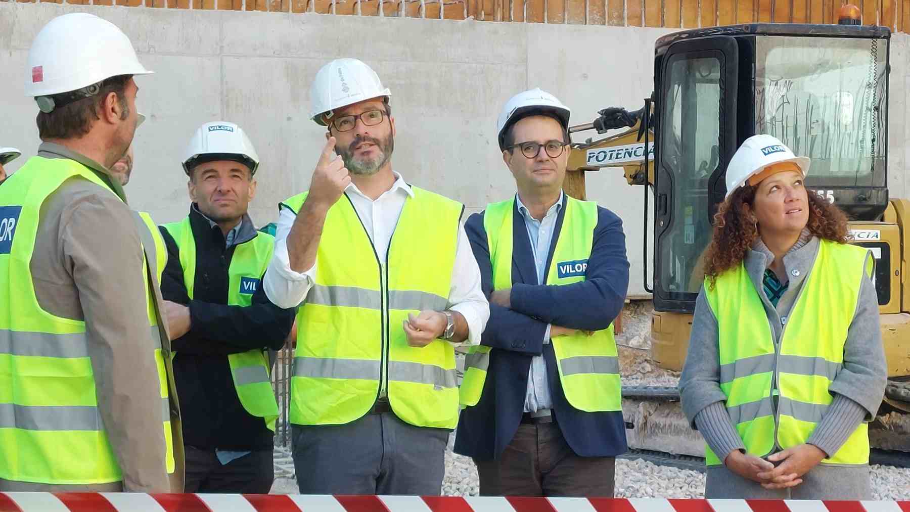 El alcalde socialista de Palma, José Hila, en una reciente visita a las obras de S’Aigo Dolça.