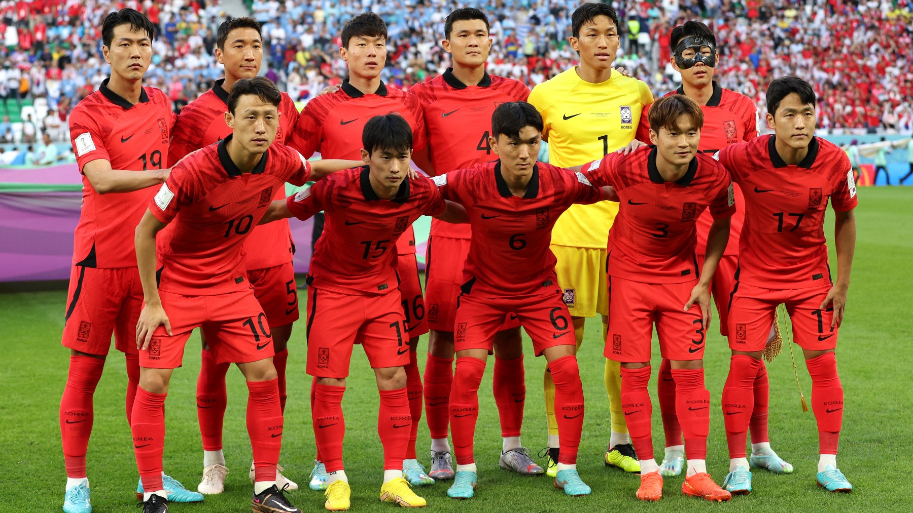 El once inicial de Corea del Sur ante Uruguay con los cinco Kim. (Getty)