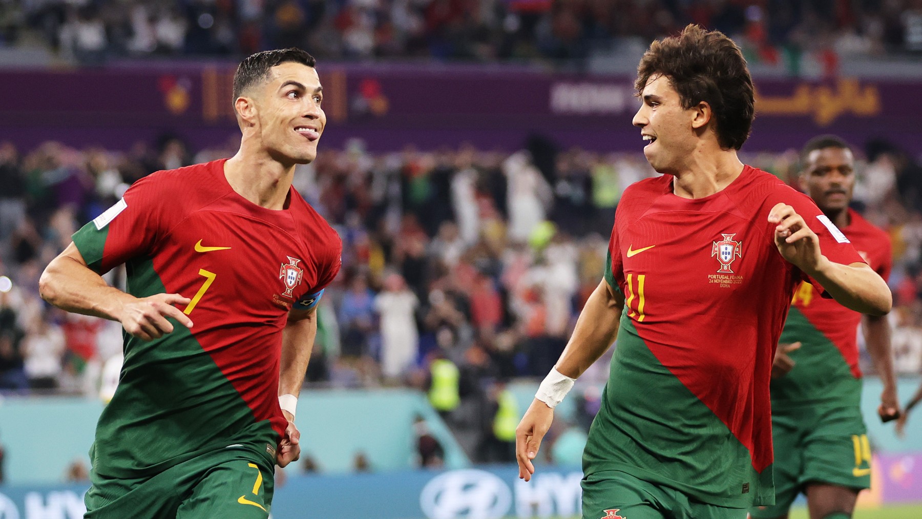 Cristiano Ronaldo y Joao Félix celebran uno de los goles de Portugal contra Ghana. (Getty)