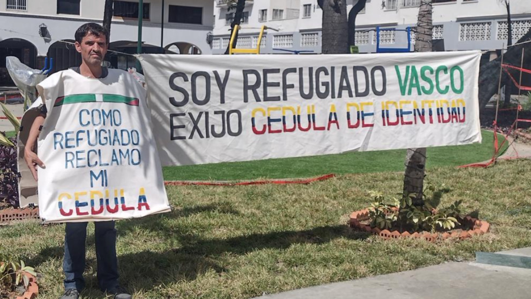 Asier Guridi protestando en Caracas.