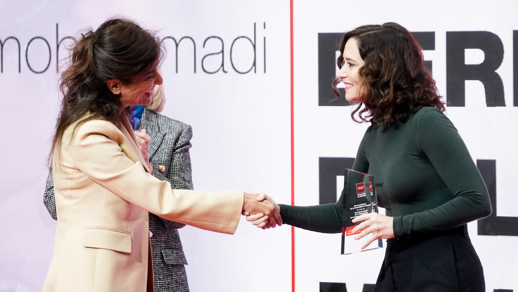 Isabel Diaz Ayuso y Ryma Sheermohammadi.