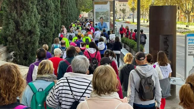 Más de un millar de personas participan en la V Marcha por la Igualdad 'Nordic Walking Palma'
