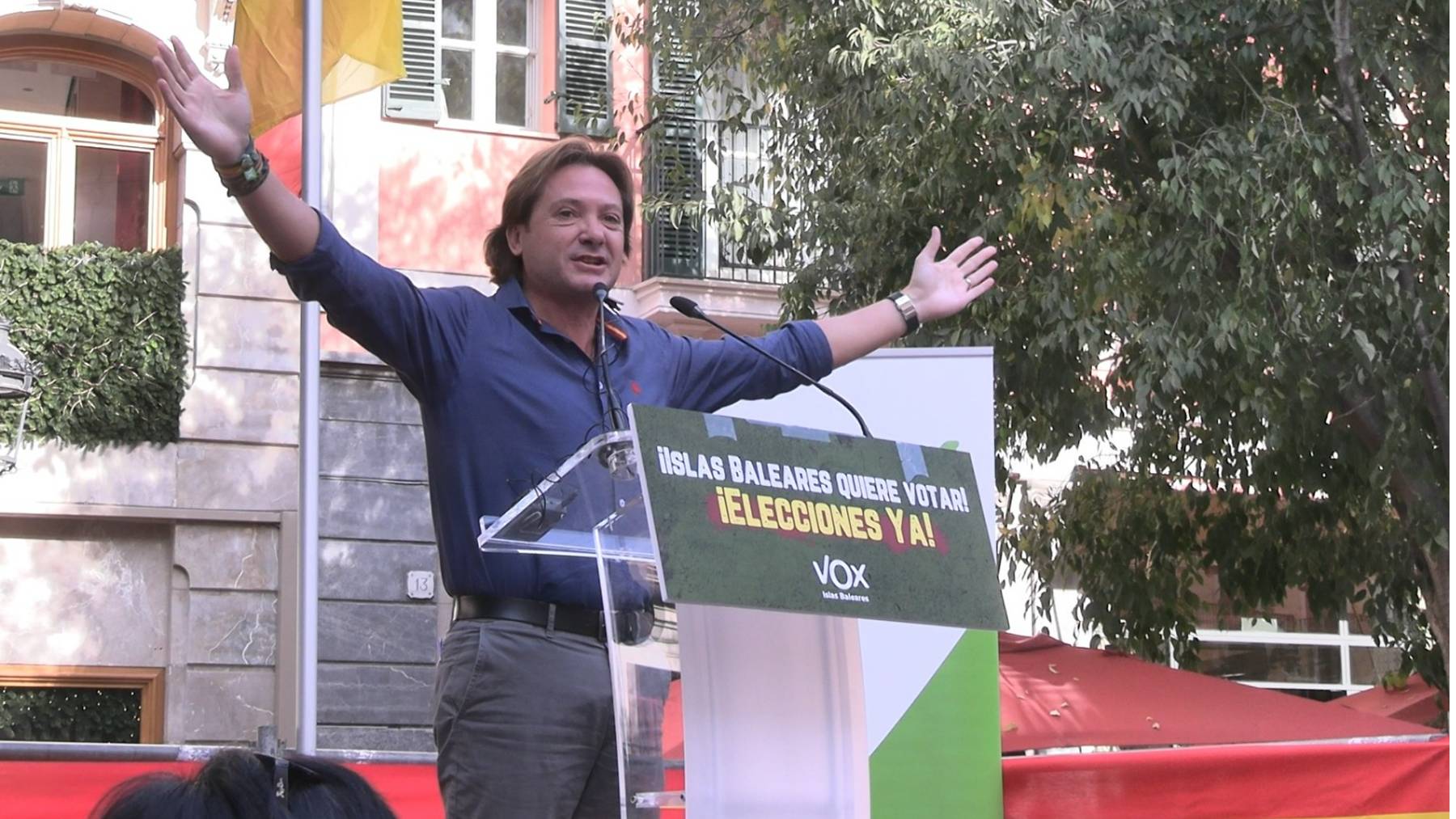 El líder de Vox en Baleares, Jorge Campos, durante su intervención.