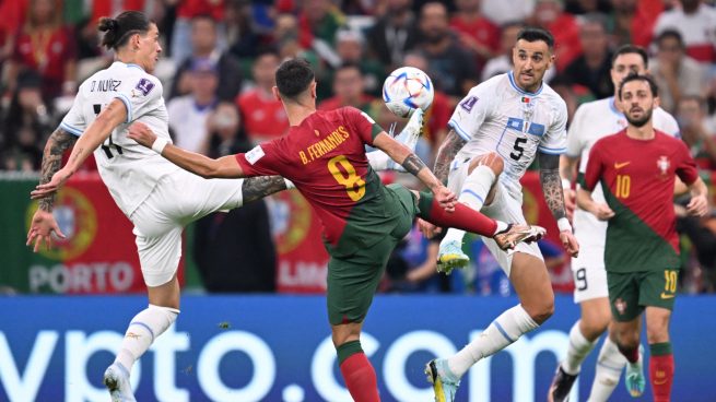 Uruguay juega su mejor partido y gana 2 a 0