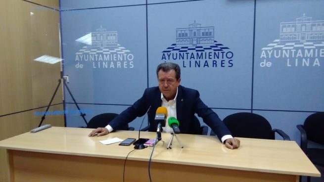 El ex alcalde socialista de Linares, Juan Fernández.