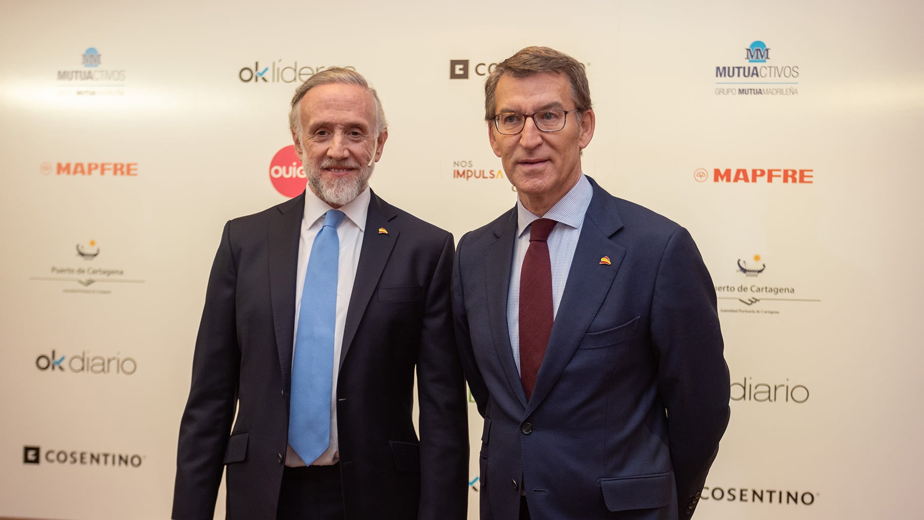 Apoya la Constitución con tu pin de la bandera de España de OKDIARIO