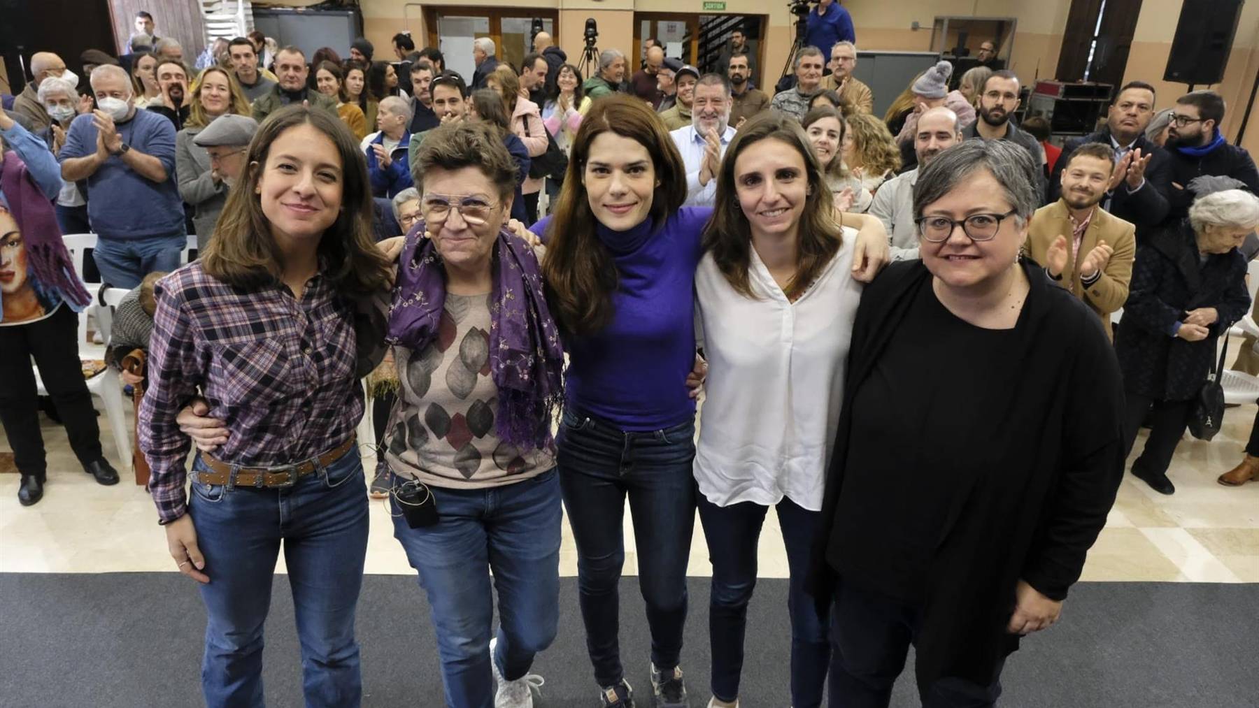 Gloria Santiago, Antònia Jover, Isa Serra, Lucía Muñoz y Cristina Gómez, en un acto de la ruta ‘la fuerza que transforma’, en Palma.