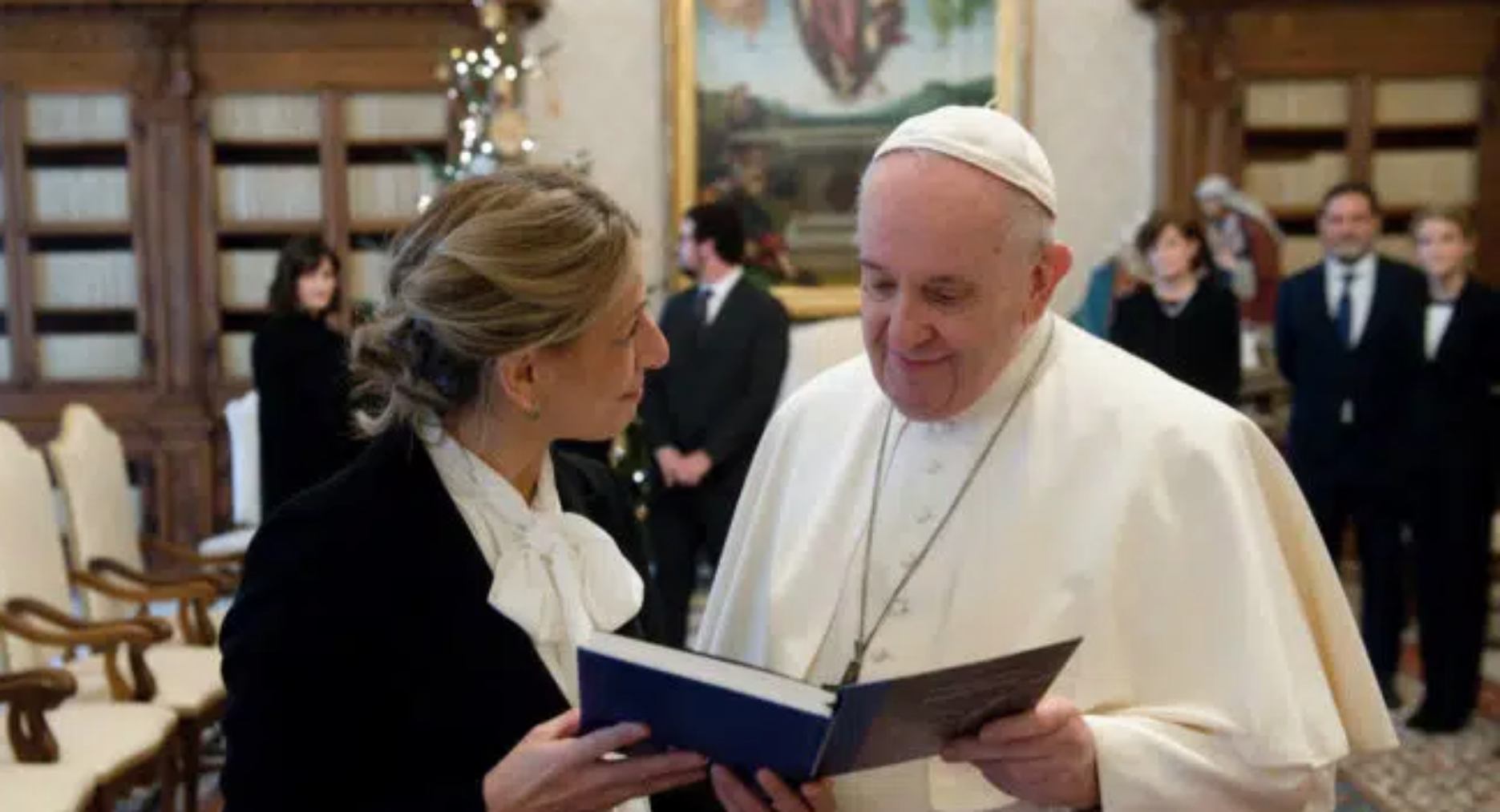 Yolanda Díaz, con el Papa Francisco.