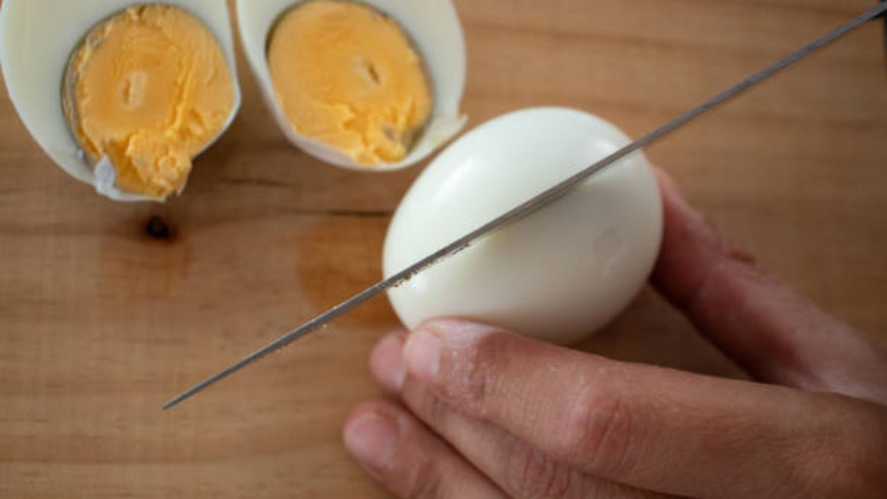 El truco de los profesionales para cocer huevos y que queden
