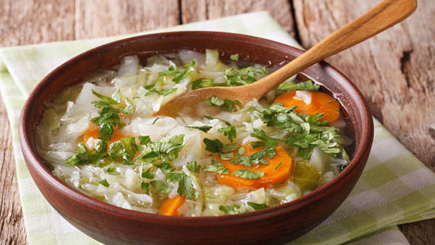 Descubre la sopa que te ayudará a adelgazar y que tiene ingredientes de Mercadona
