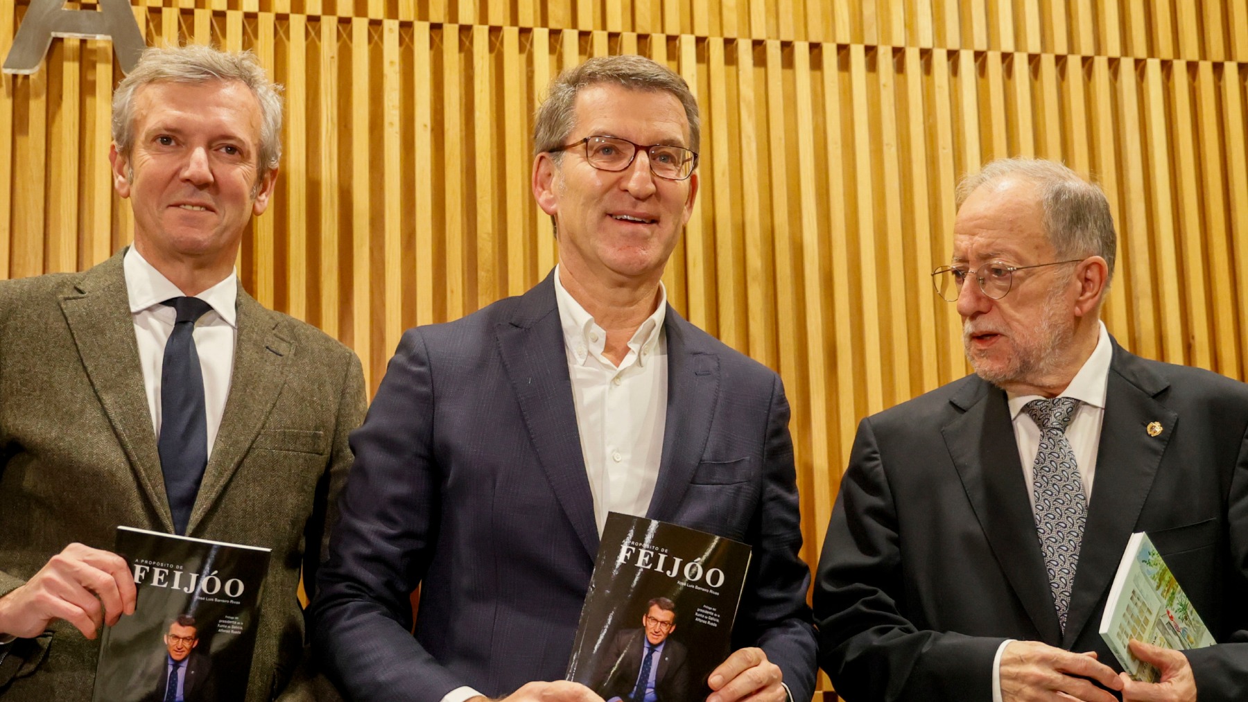 El presidente del PP, Alberto Núñez Feijóo, en la presentación del libro