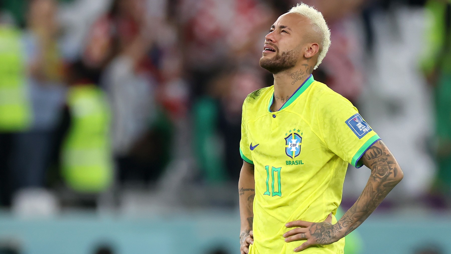 Neymar llora tras la eliminación de Brasil. (Getty)