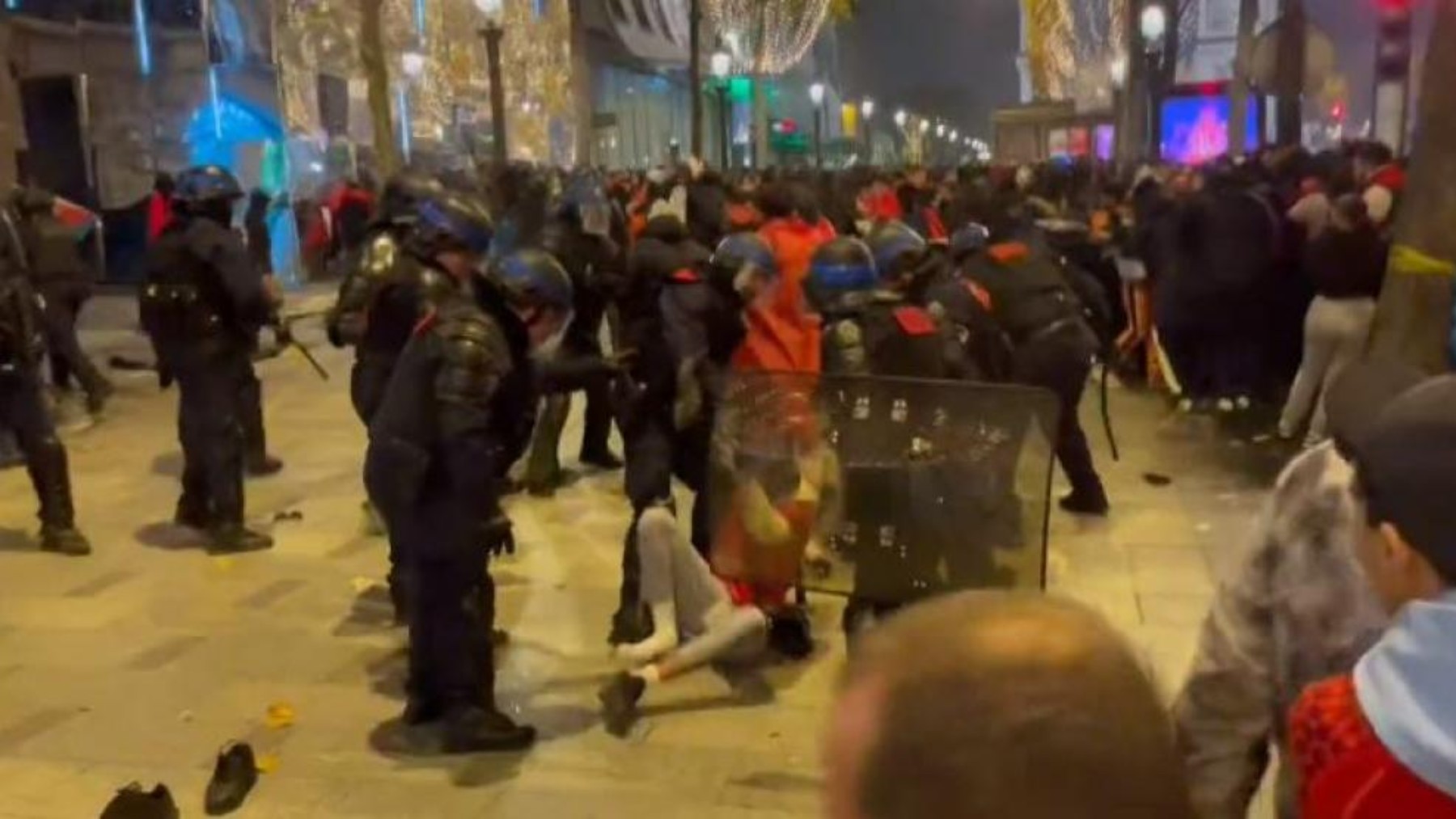 Disturbios en París por el pase de Marruecos a semis del Mundial