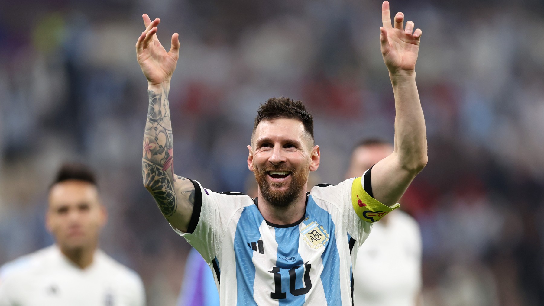 Leo Messi celebra la victoria contra Croacia en el Mundial de Qatar. (Getty)