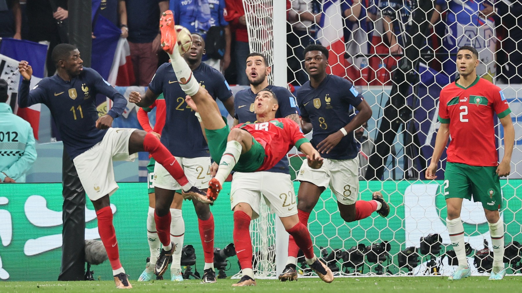 La chilena de El Yamiq que estuvo a punto de ser el gol del Mundial. (AFP)