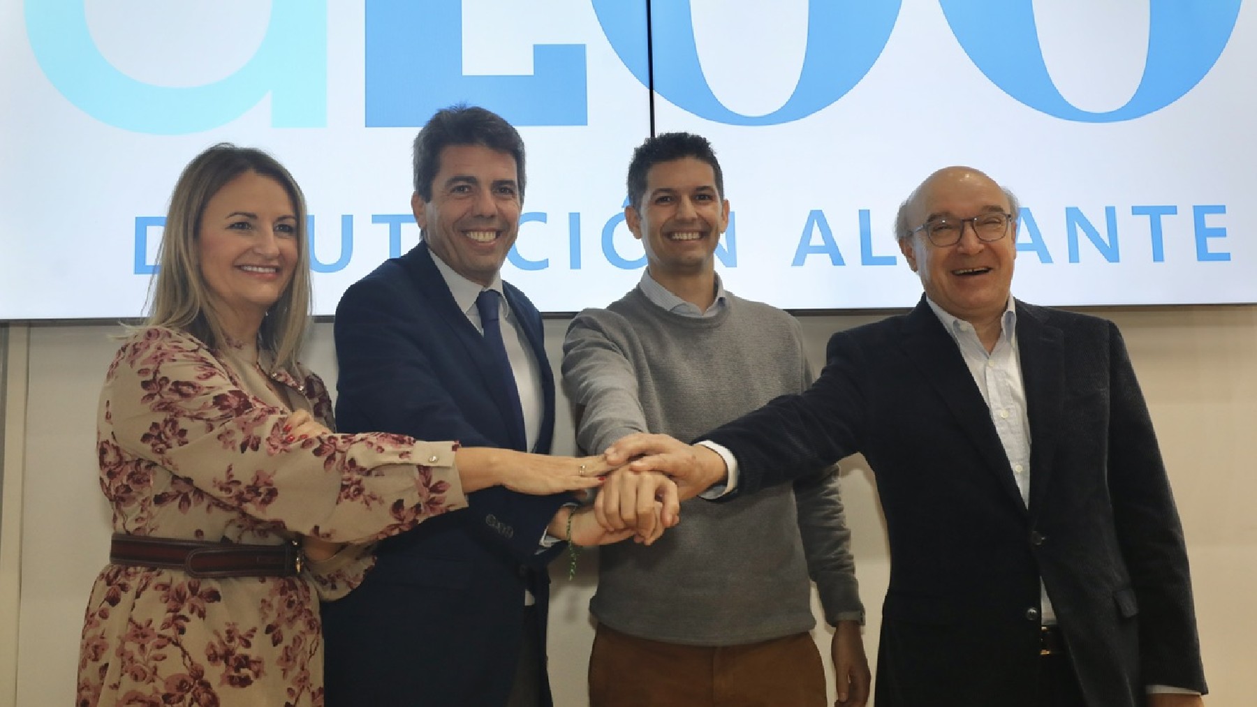 Nuria Montes, Carlos Mazón, Federico Fuster y Toni Mayor en la presentación de las ayudas al Imserso.