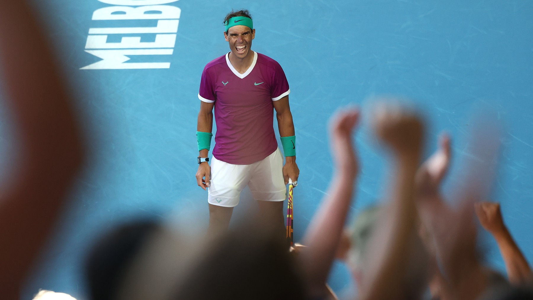 Rafa Nadal celebra con sus fans un punto en el Open de Australia. (Getty)