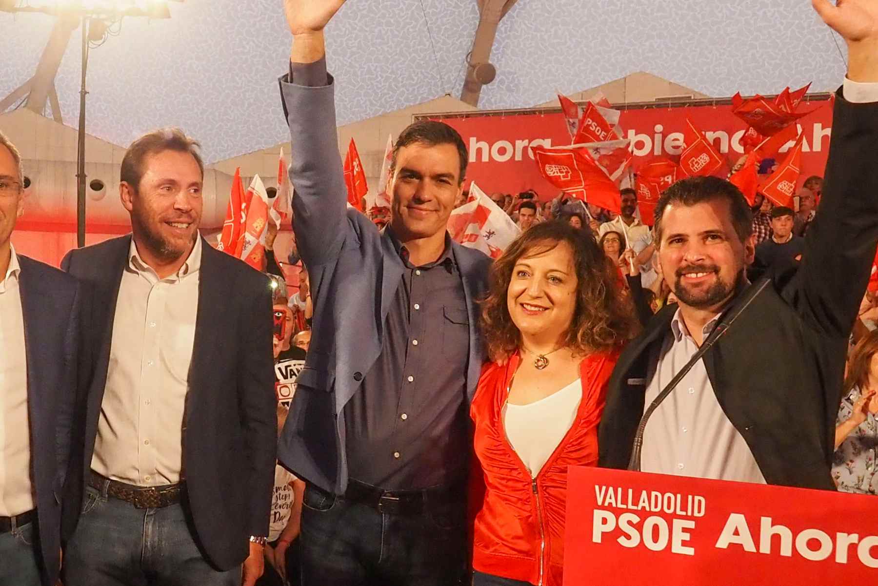 Pedro Sánchez con Luis Tudanca, entre otros. (Ep)