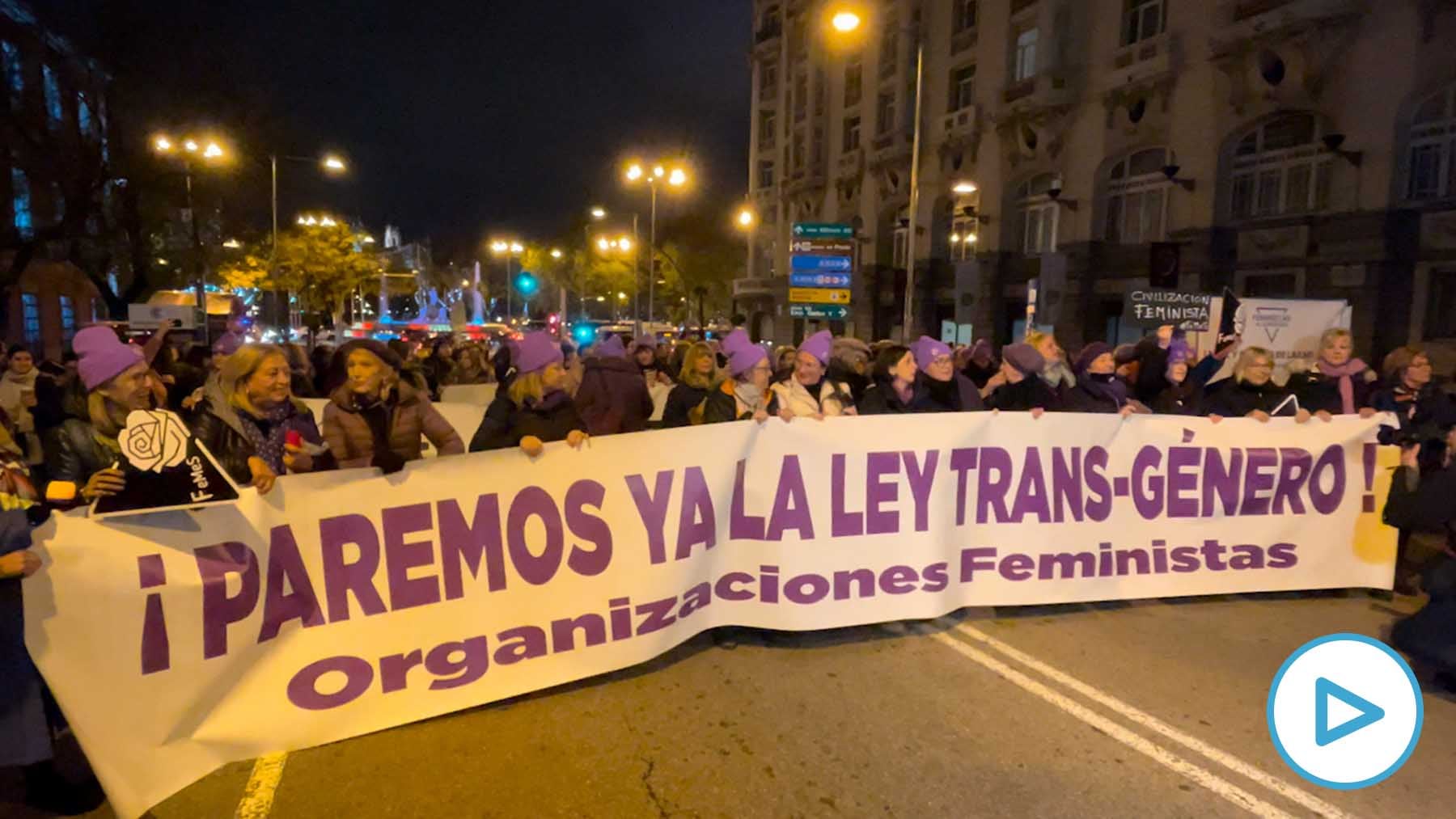 Feministas protestan contra la `ley trans' de Irene Montero: «Es misógina»
