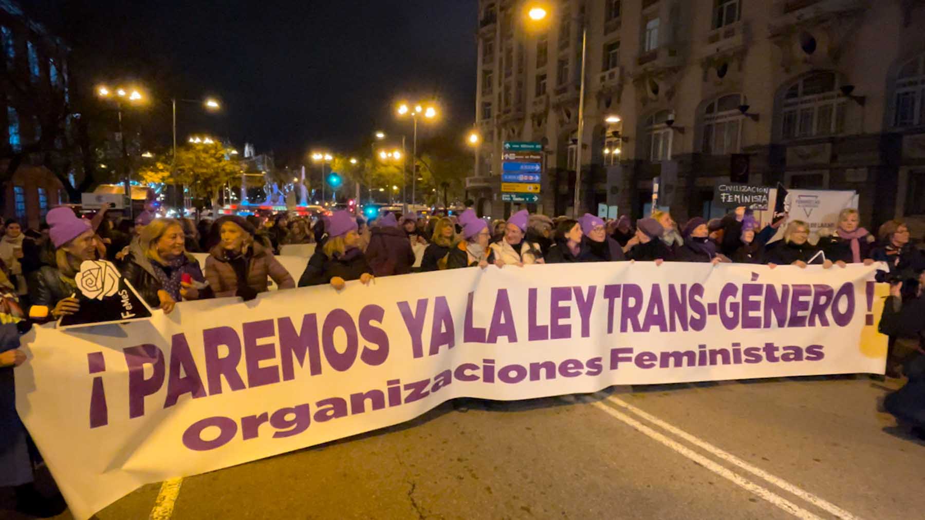 Feministas socialistas piden la dimisión de Montero por la «ley trans»: «Es misógina»