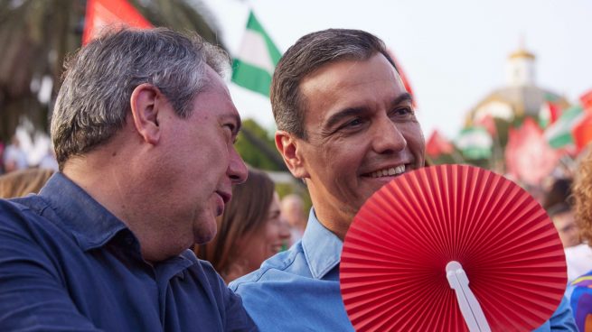 Pedro Sánchez y Juan Espadas durante el cierre de campaña del PSOE-A (EUROPA PRESS).