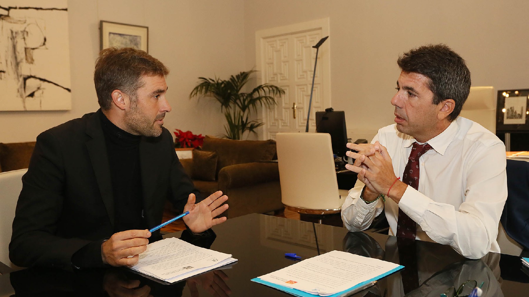 Mazón y Fullana dialogan en la Diputación de Alicante.