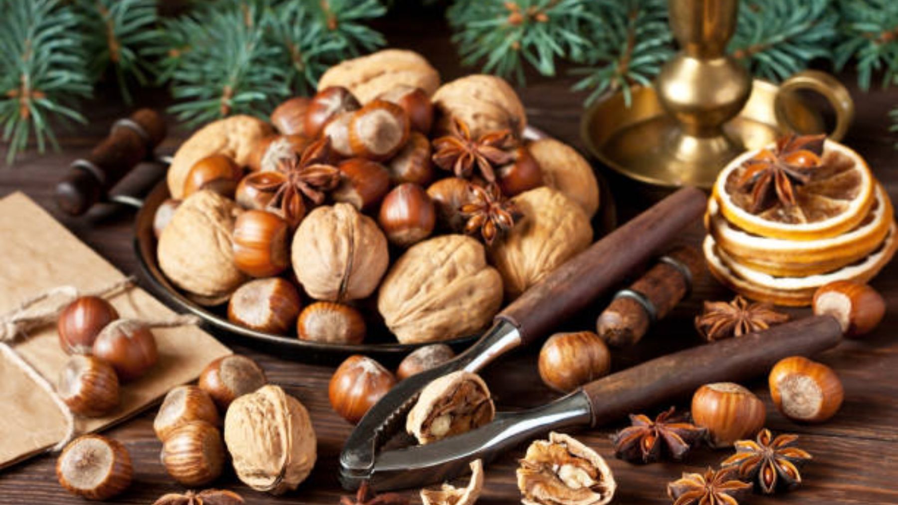 Por qué es tradición comer frutos secos en Navidad?