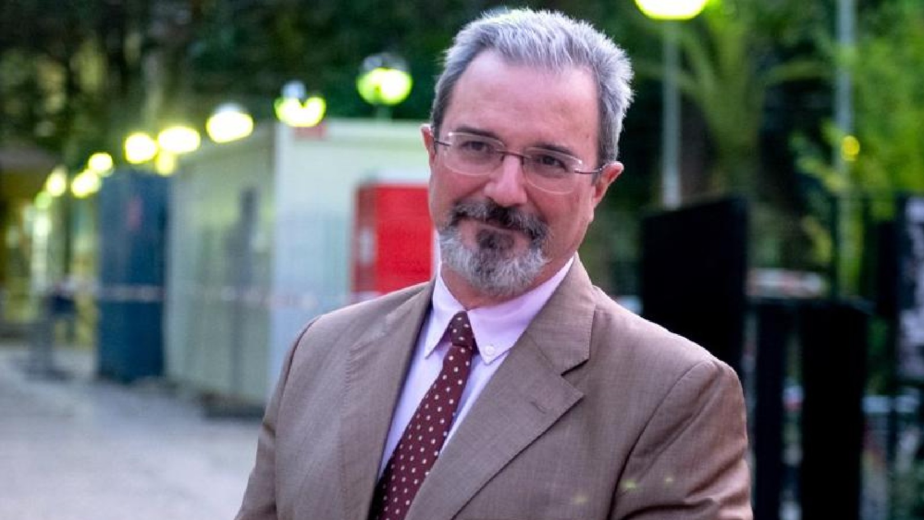 El PSOE valenciano va a por Flores Juberías pero mantiene a los cargos imputados en el ‘caso Oltra’.
