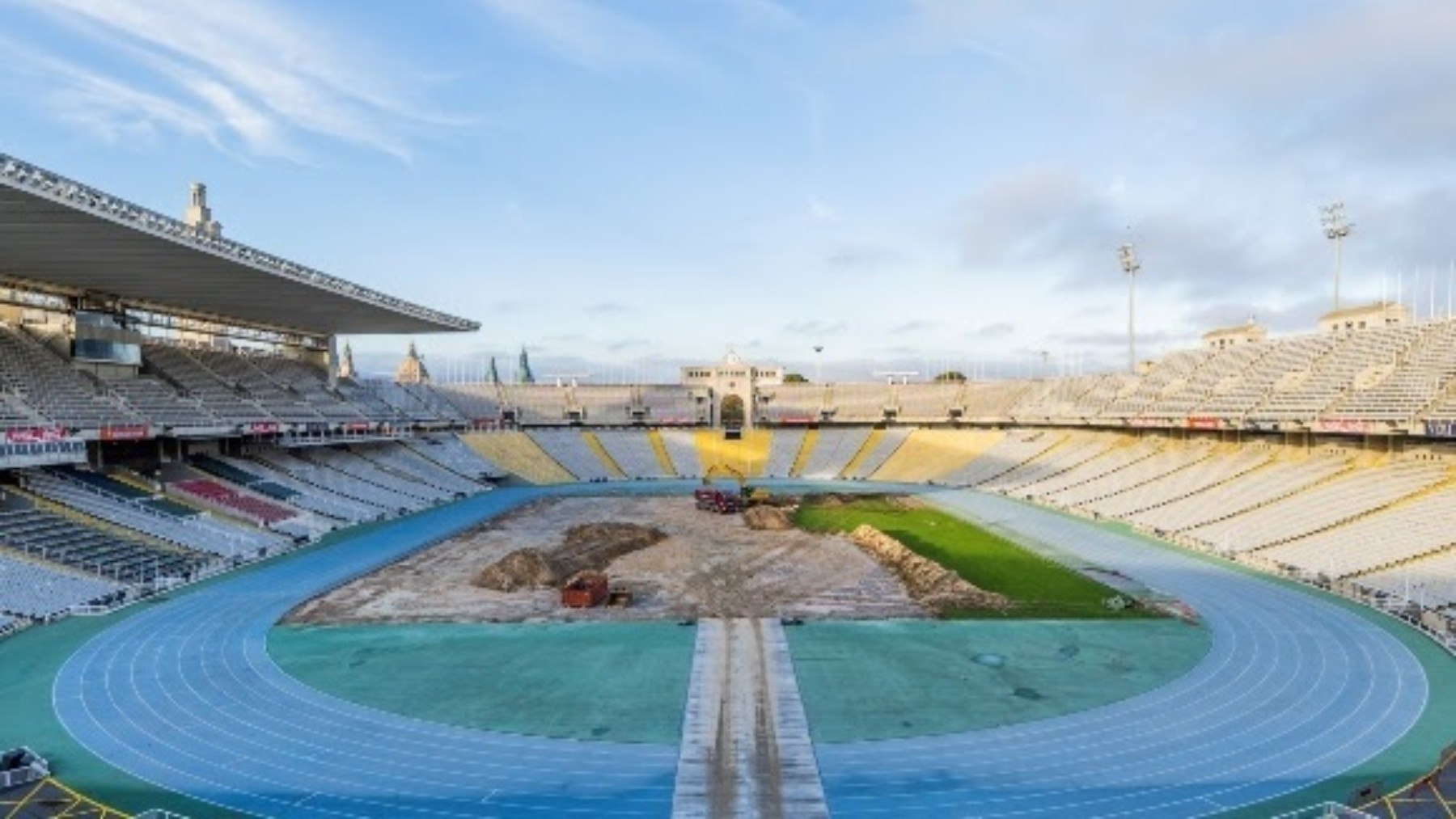 El Olímpico de Montjuic ya en obras. (FCB)