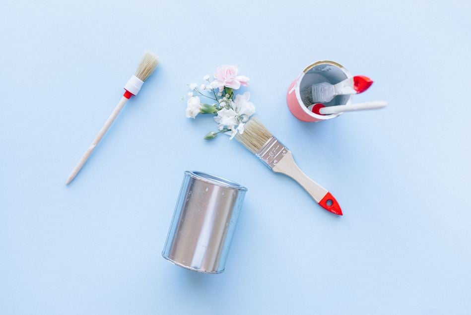 Cómo hacer flores con las hojas de un libro